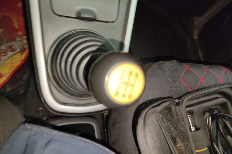 Used Suzuki Wagon R X5 2013 Luxury Edition 1.4L Standard Model Gear Lever