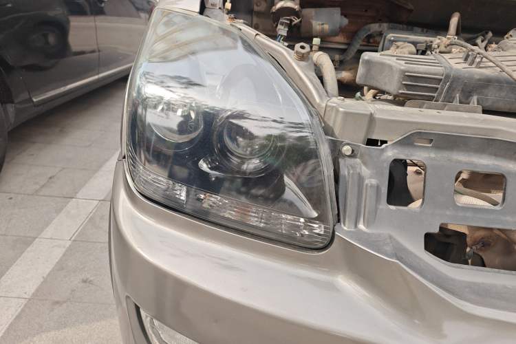Used Suzuki Wagon R X5 2013 Luxury Edition 1.4L Standard Model Right Front Headlight