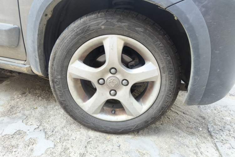 Used Suzuki Wagon R X5 2013 Revised Version 1.4L VVT Cruise Edition Right Front Wheel Hub