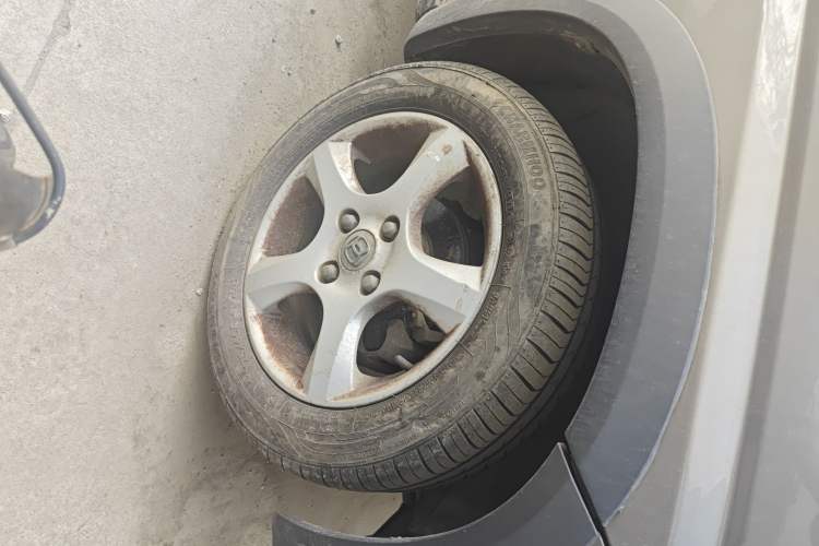 Used Suzuki Wagon R X5 2013 Revised Version 1.4L VVT Cruise Edition Right Front Wheel Hub