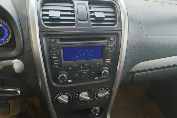 Used Suzuki Wagon R X5 2013 Revised Version 1.4L VVT Cruise Edition Audio And AC Panel