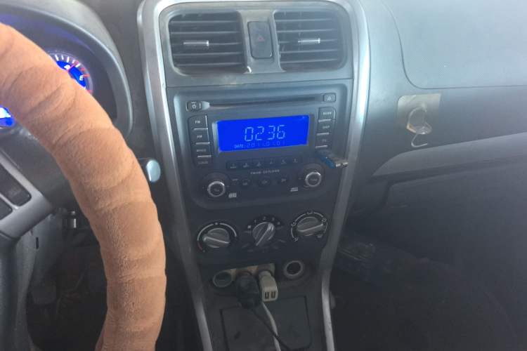 Used Suzuki Wagon R X5 2013 Revised Version 1.4L VVT Cruise Edition Audio And AC Panel