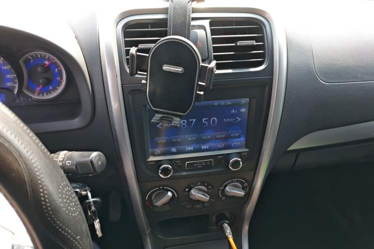 Used Suzuki Wagon R X5 2013 Cruise Edition 1.4L VVT Standard Model Audio And AC Panel