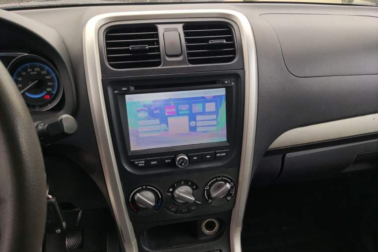 Used Suzuki Wagon R X5 2013 Revised Version 1.4L VVT Cruise Edition Audio And AC Panel