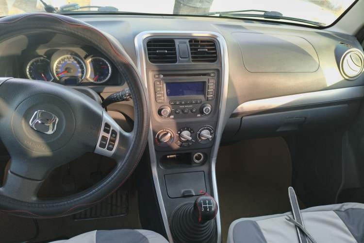 Used Suzuki Wagon R X5 2013 Cruise Edition 1.4L VVT Standard Model Audio And AC Panel
