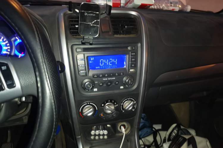 Used Suzuki Wagon R X5 2013 Cruise Edition 1.4L VVT Luxury Model China IV Standard Audio And AC Panel