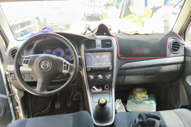 Used Suzuki Wagon R X5 2013 Cruise Edition 1.4L VVT Standard Model Center Console