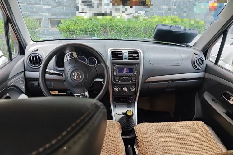 Used Suzuki Wagon R X5 2013 Cruise Edition 1.4L VVT Luxury Model China IV Standard Center Console