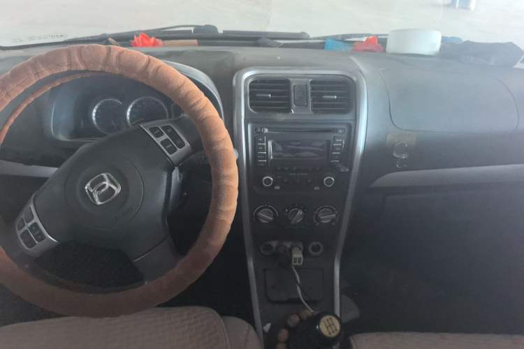 Used Suzuki Wagon R X5 2013 Revised Version 1.4L VVT Cruise Edition Center Console