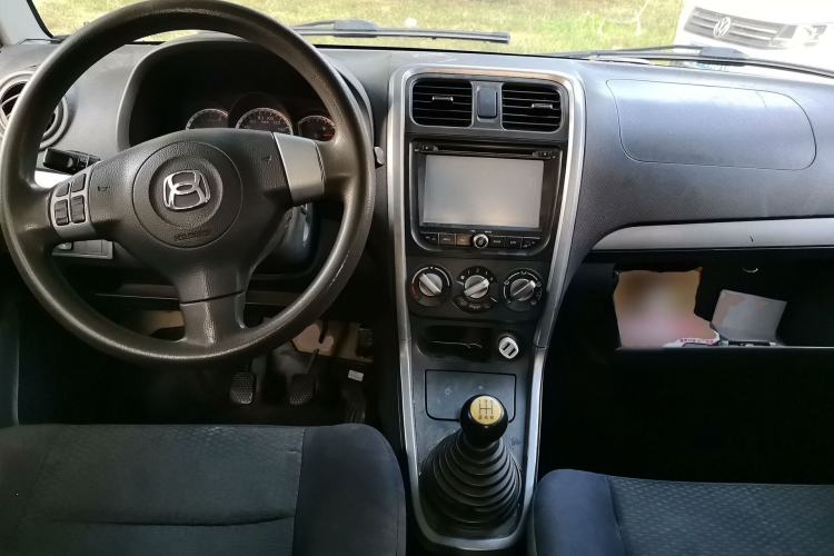 Used Suzuki Wagon R X5 2013 Revised Version 1.4L VVT Cruise Edition Center Console
