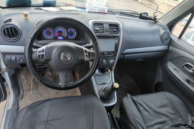 Used Suzuki Wagon R X5 2013 Facelift 1.4L Luxury Edition Center Console
