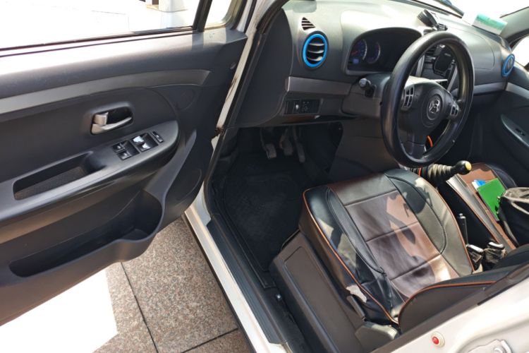 Used Suzuki Wagon R X5 2013 Cruise Edition 1.4L VVT Standard Model Driver Seat
