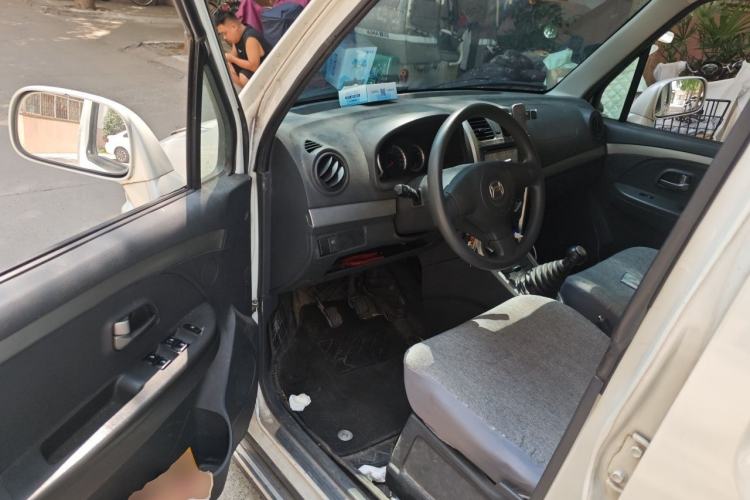 Used Suzuki Wagon R X5 2013 Facelift 1.4L Luxury Edition Driver Seat