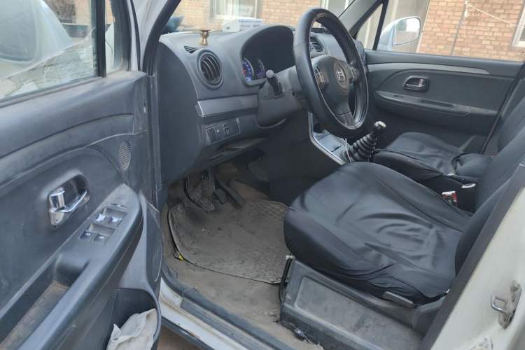 Used Suzuki Wagon R X5 2013 Facelift 1.4L Luxury Edition Driver Seat