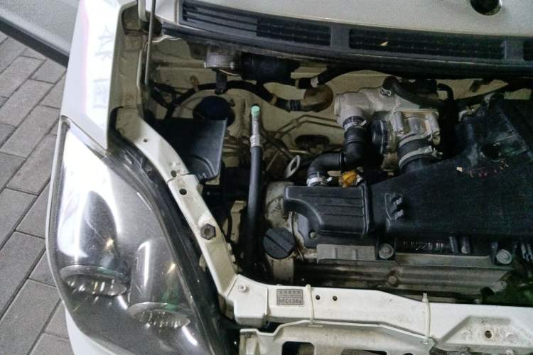 Used Suzuki Wagon R X5 2013 Cruise Edition 1.4L VVT Luxury Model China V Standard Engine Bay Right