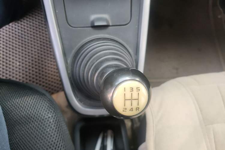Used Suzuki Wagon R X5 2013 Cruise Edition 1.4L VVT Standard Model Gear Lever