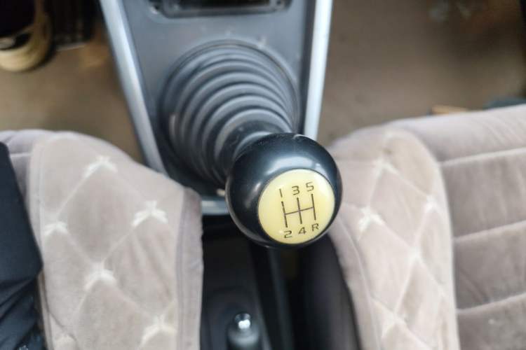 Used Suzuki Wagon R X5 2013 Revised Version 1.4L VVT Cruise Edition Gear Lever