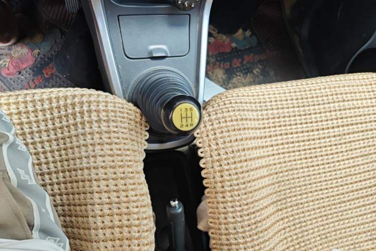 Used Suzuki Wagon R X5 2013 Cruise Edition 1.4L VVT Luxury Model China IV Standard Gear Lever