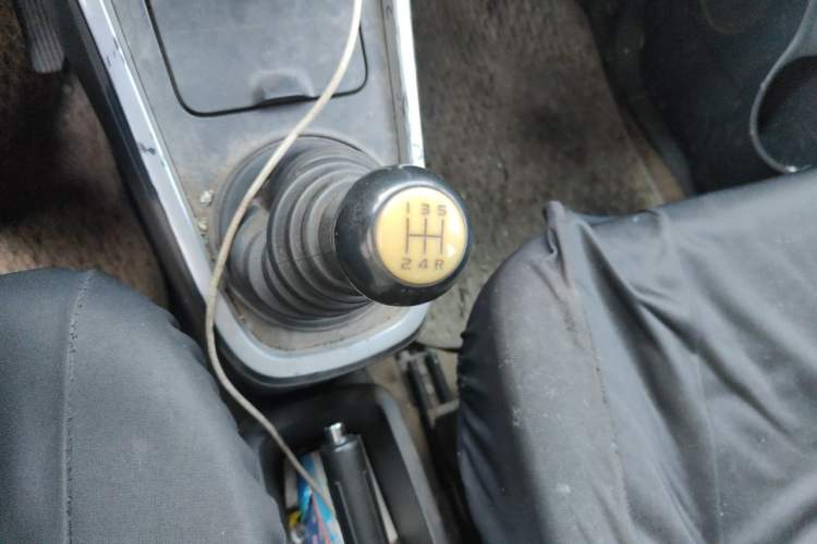 Used Suzuki Wagon R X5 2013 Facelift 1.4L Luxury Edition Gear Lever