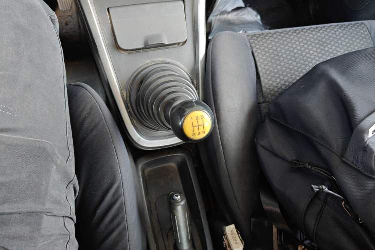 Used Suzuki Wagon R X5 2013 Cruise Edition 1.4L VVT Standard Model Gear Lever