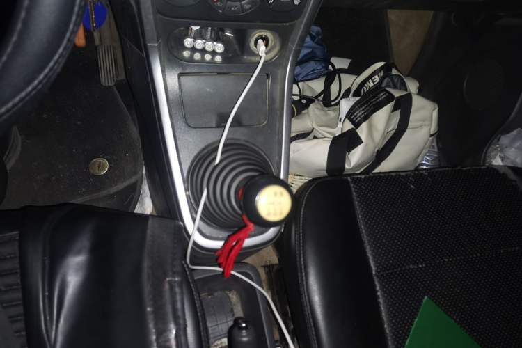 Used Suzuki Wagon R X5 2013 Cruise Edition 1.4L VVT Luxury Model China IV Standard Gear Lever