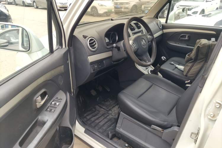 Used Suzuki Wagon R X5 2013 Revised Version 1.4L VVT Cruise Edition Interior 3