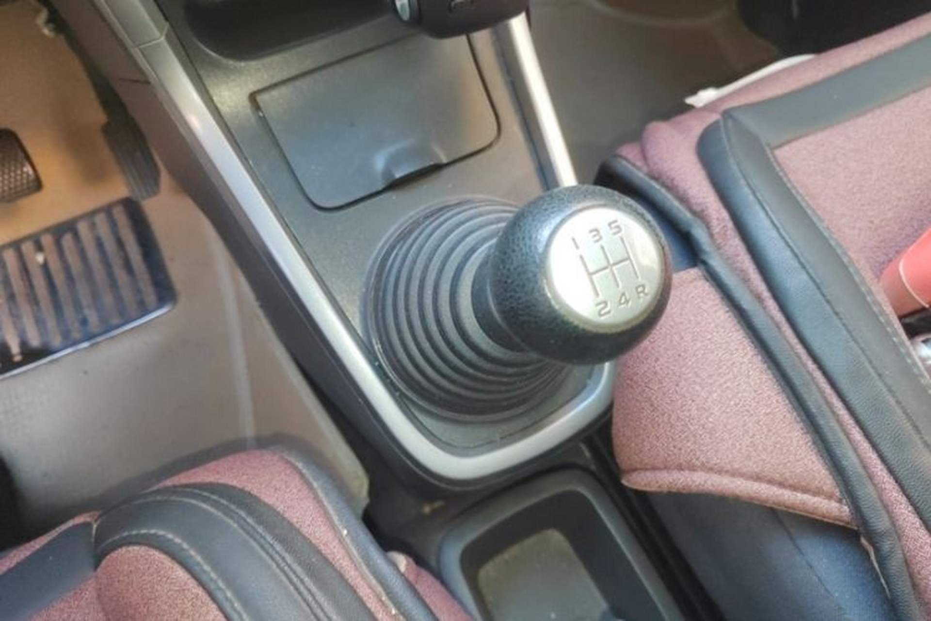 Used Suzuki Wagon R X5 2013 Revised Version 1.4L VVT Cruise Edition Interior 4