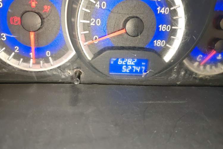 Used Suzuki Wagon R X5 2013 Cruise Edition 1.4L VVT Standard Model Odometer Close Up