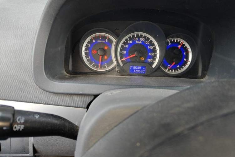 Used Suzuki Wagon R X5 2013 Cruise Edition 1.4L VVT Standard Model Odometer Close Up