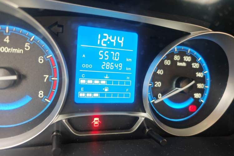 Used Suzuki Wagon R X5 2013 Revised Version 1.4L VVT Cruise Edition Odometer Close Up