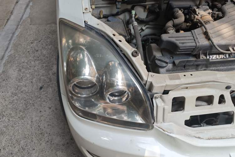 Used Suzuki Wagon R X5 2013 Facelift 1.4L Luxury Edition Right Front Headlight
