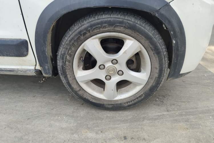 Used Suzuki Wagon R X5 2013 Revised Version 1.4L VVT Cruise Edition Right Front Wheel Hub