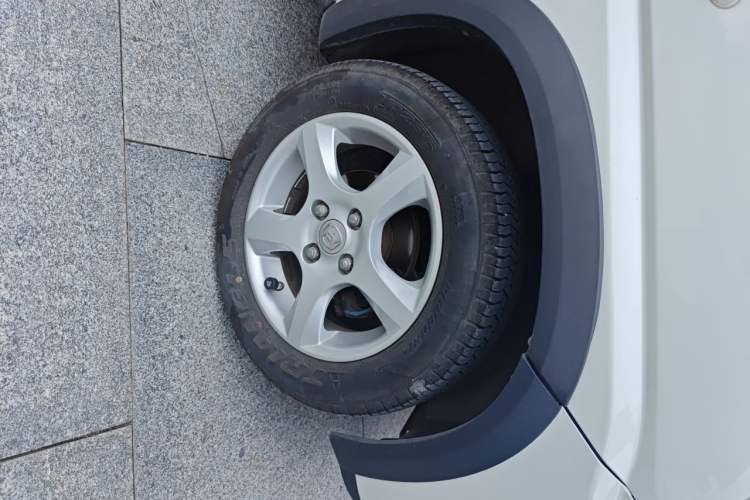 Used Suzuki Wagon R X5 2013 Revised Version 1.4L VVT Cruise Edition Right Front Wheel Hub