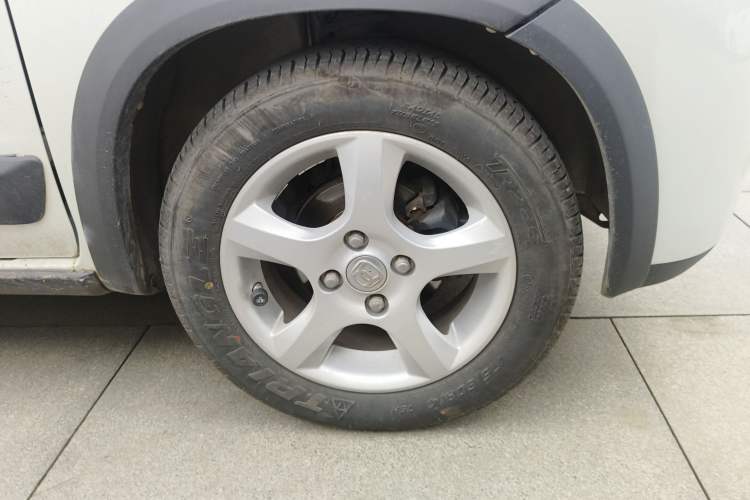 Used Suzuki Wagon R X5 2013 Revised Version 1.4L VVT Cruise Edition Right Front Wheel Hub