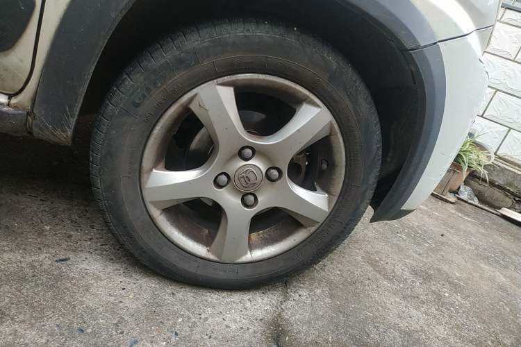 Used Suzuki Wagon R X5 2013 Revised Version 1.4L VVT Cruise Edition Right Front Wheel Hub
