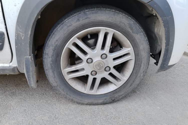Used Suzuki Wagon R X5 2013 Revised Version 1.4L VVT Cruise Edition Right Front Wheel Hub