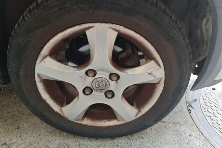 Used Suzuki Wagon R X5 2013 Facelift 1.4L Luxury Edition Right Front Wheel Hub