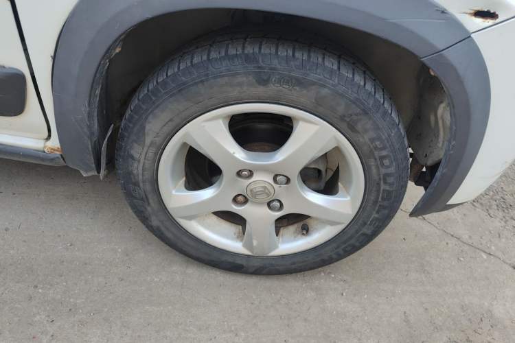 Used Suzuki Wagon R X5 2013 Facelift 1.4L Luxury Edition Right Front Wheel Hub