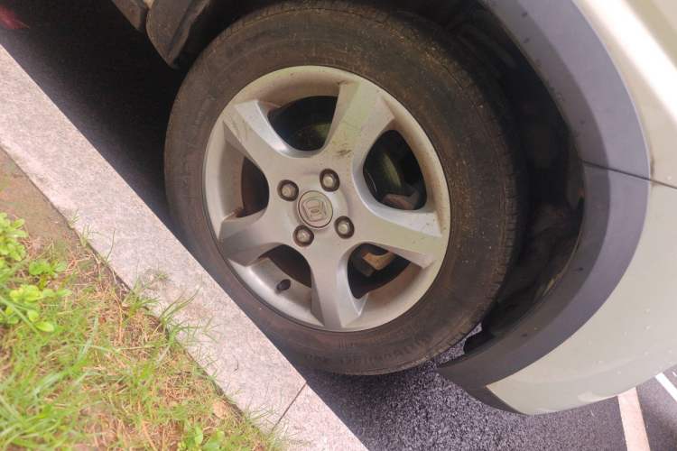 Used Suzuki Wagon R X5 2013 Revised Version 1.4L VVT Cruise Edition Right Front Wheel Hub