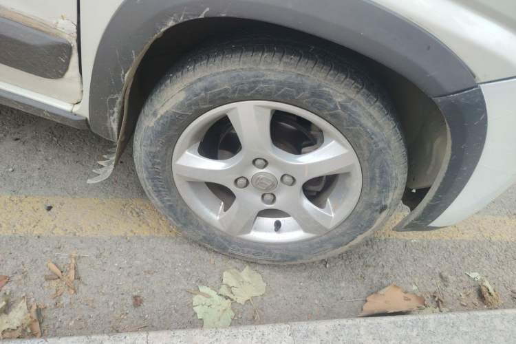 Used Suzuki Wagon R X5 2013 Revised Version 1.4L VVT Cruise Edition Right Front Wheel Hub