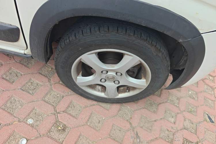 Used Suzuki Wagon R X5 2013 Revised Version 1.4L VVT Cruise Edition Right Front Wheel Hub