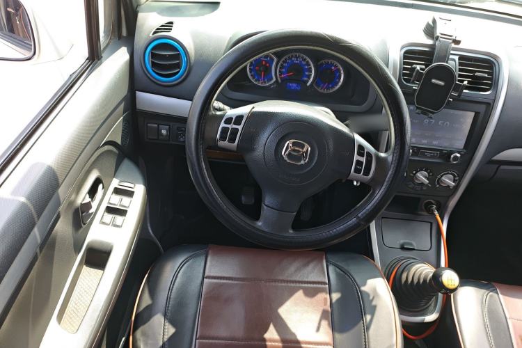 Used Suzuki Wagon R X5 2013 Cruise Edition 1.4L VVT Standard Model Steering Wheel