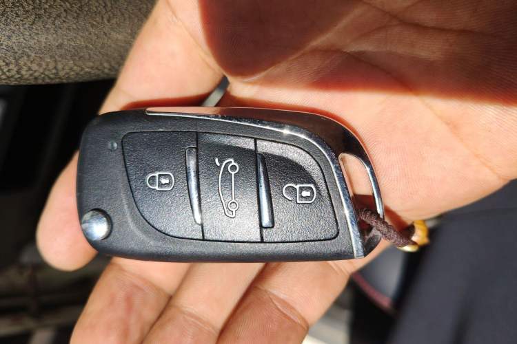 Used Suzuki Wagon R X5 2013 Cruise Edition 1.4L VVT Standard Model Vehicle Key