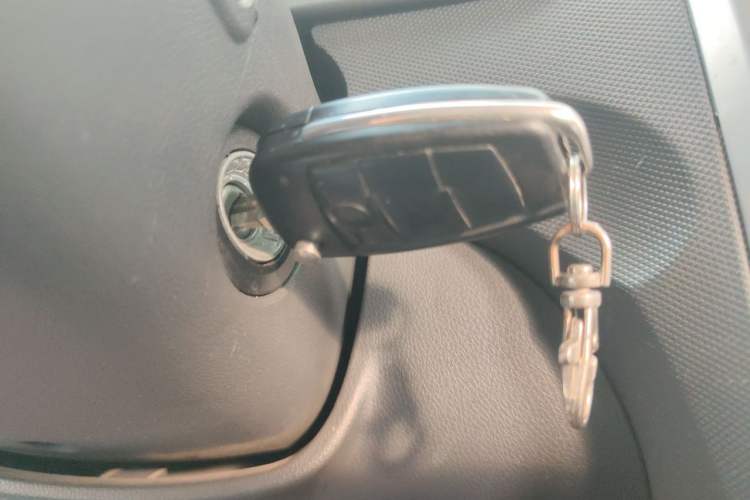 Used Suzuki Wagon R X5 2013 Cruise Edition 1.4L VVT Standard Model Vehicle Key
