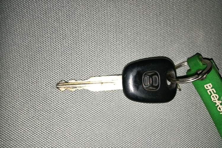 Used Suzuki Wagon R X5 2013 Cruise Edition 1.4L VVT Luxury Model China V Standard Vehicle Key
