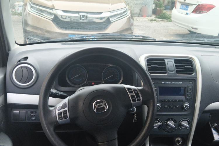 Used Suzuki Wagon R X5 2015 1.4L Cruise Model China IV Center Console