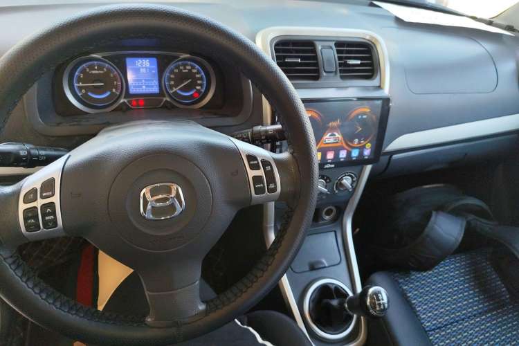 Used Suzuki Wagon R X5 2015 1.4L Flagship Model China V Standard Center Console