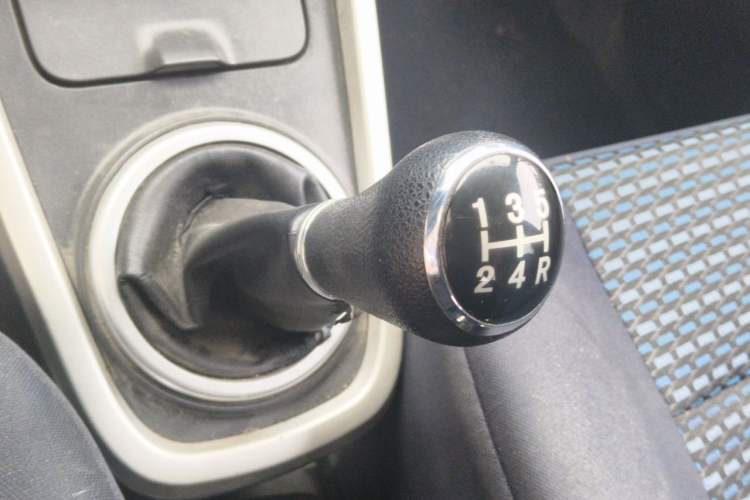 Used Suzuki Wagon R X5 2015 1.4L Cruise Model China IV Gear Lever