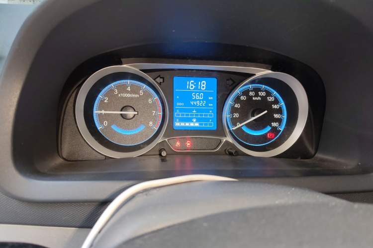 Used Suzuki Wagon R X5 2015 1.4L Flagship Model China V Standard Odometer Close Up