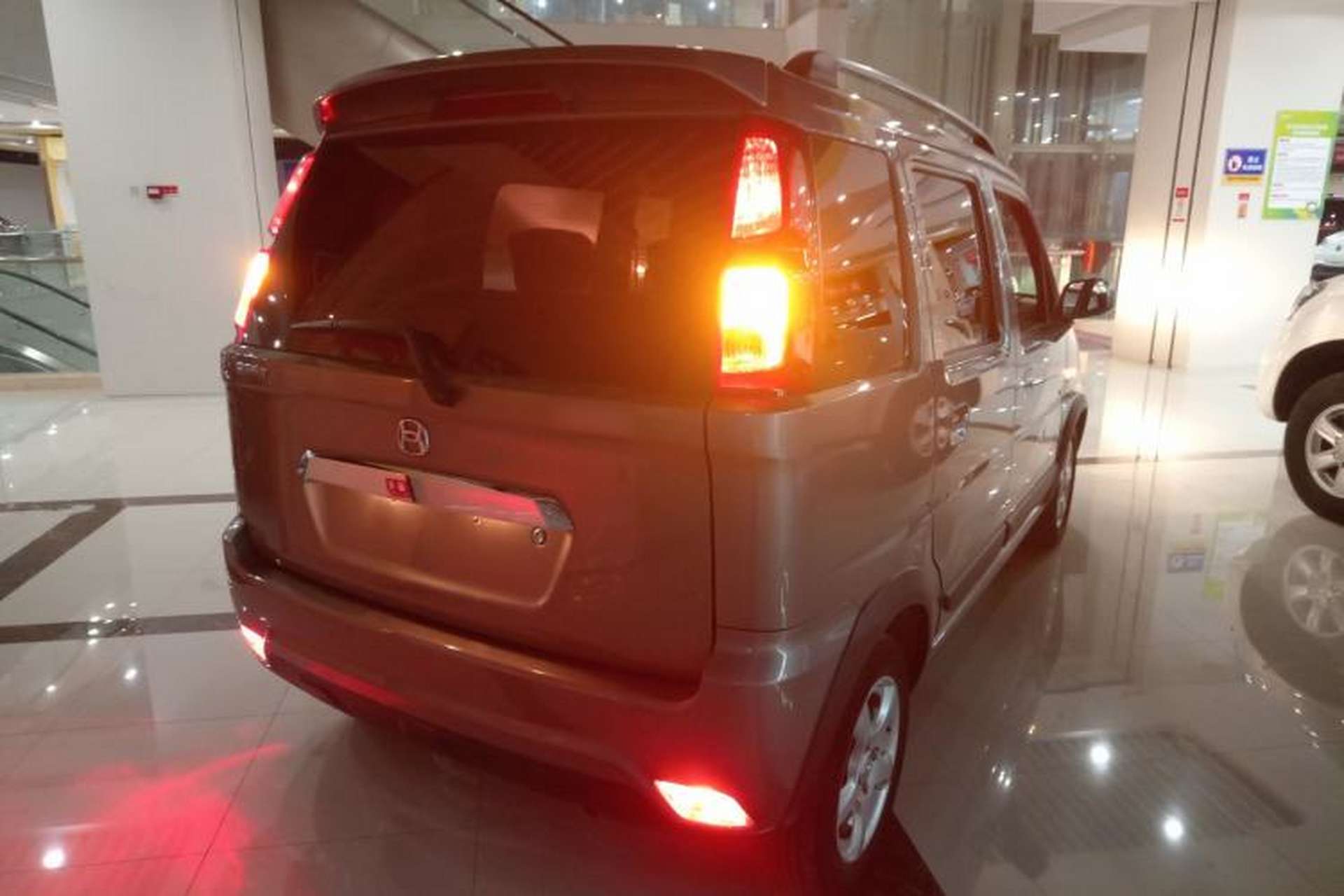 Used Suzuki Wagon R X5 2015 1.4L Flagship Model China V Standard Rear Right 45 Deg